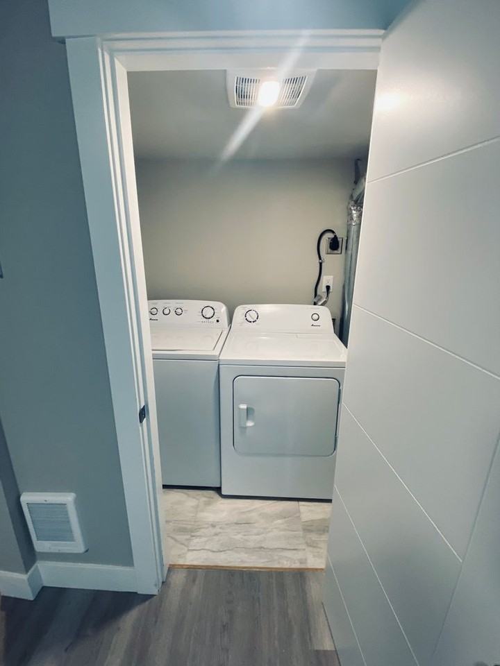 3405 Rockefeller Ave #C - Photo 4 of 15