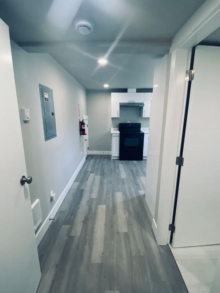 3405 Rockefeller Ave #C - Photo 6 of 15