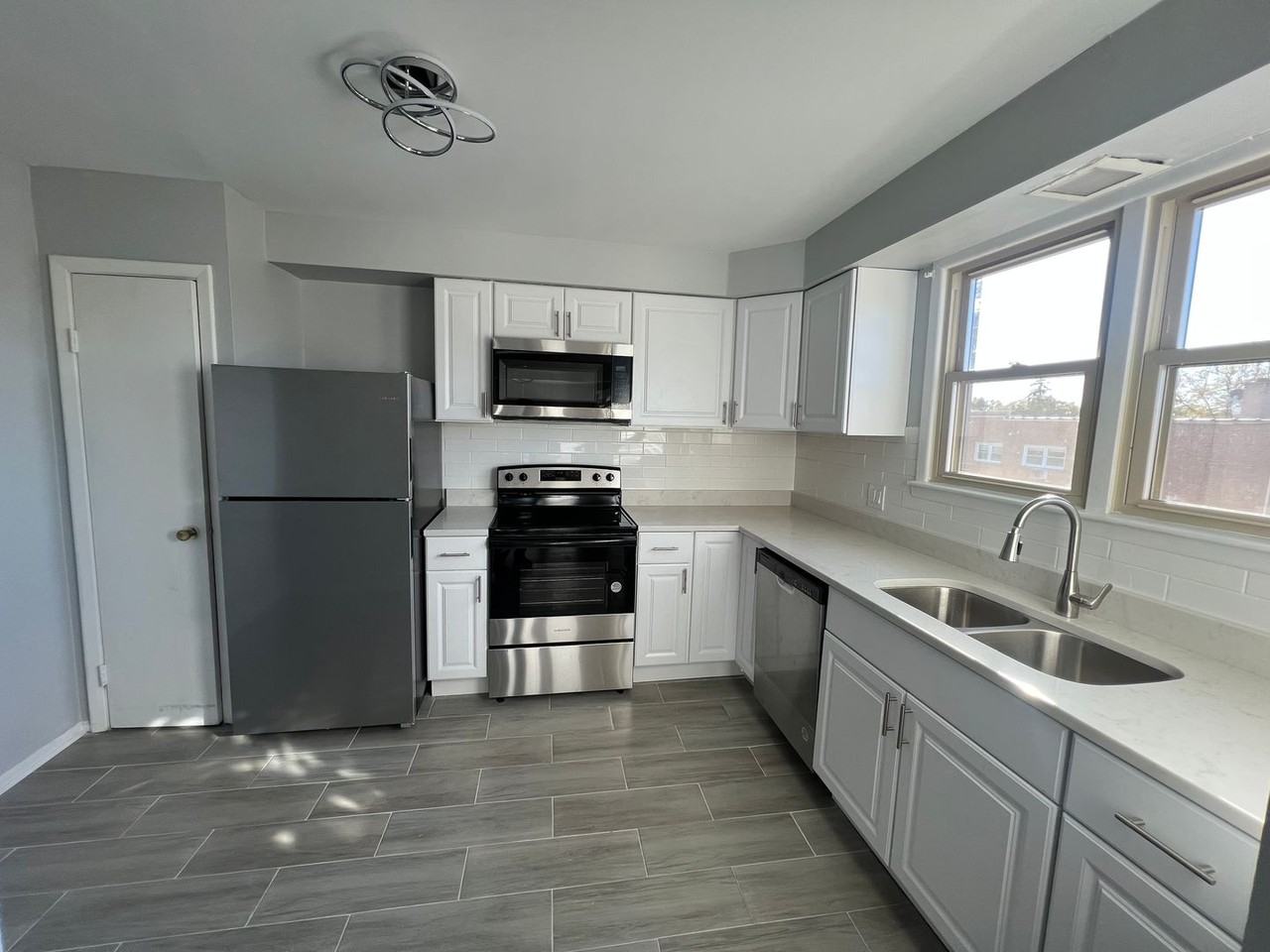 8644-56 Skokie Blvd - Photo 2 of 14