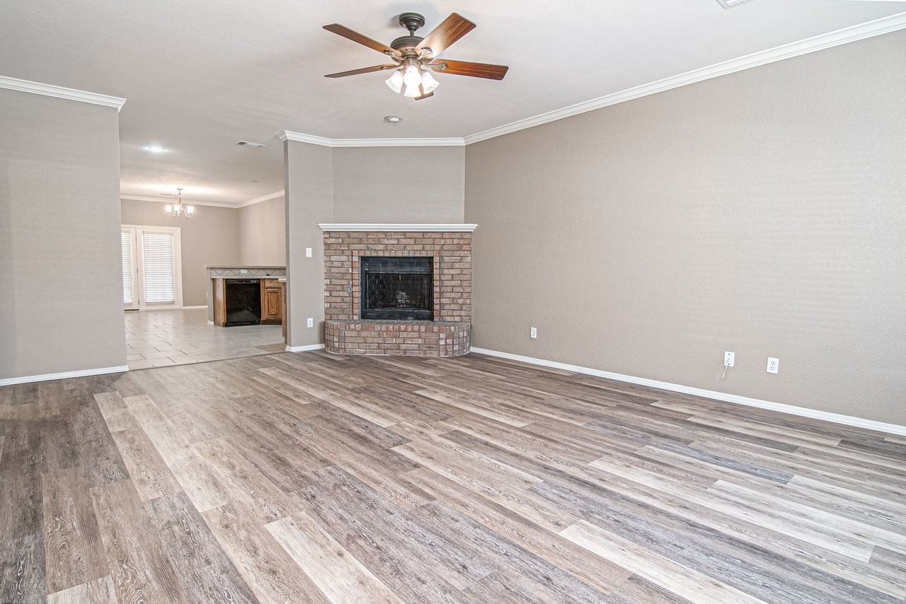 3309 Mark Ln - Photo 3 of 22