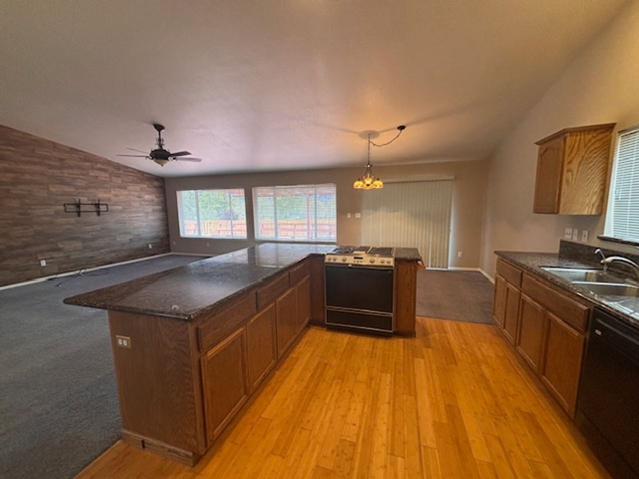 2832 Esaw St - Photo 7 of 23