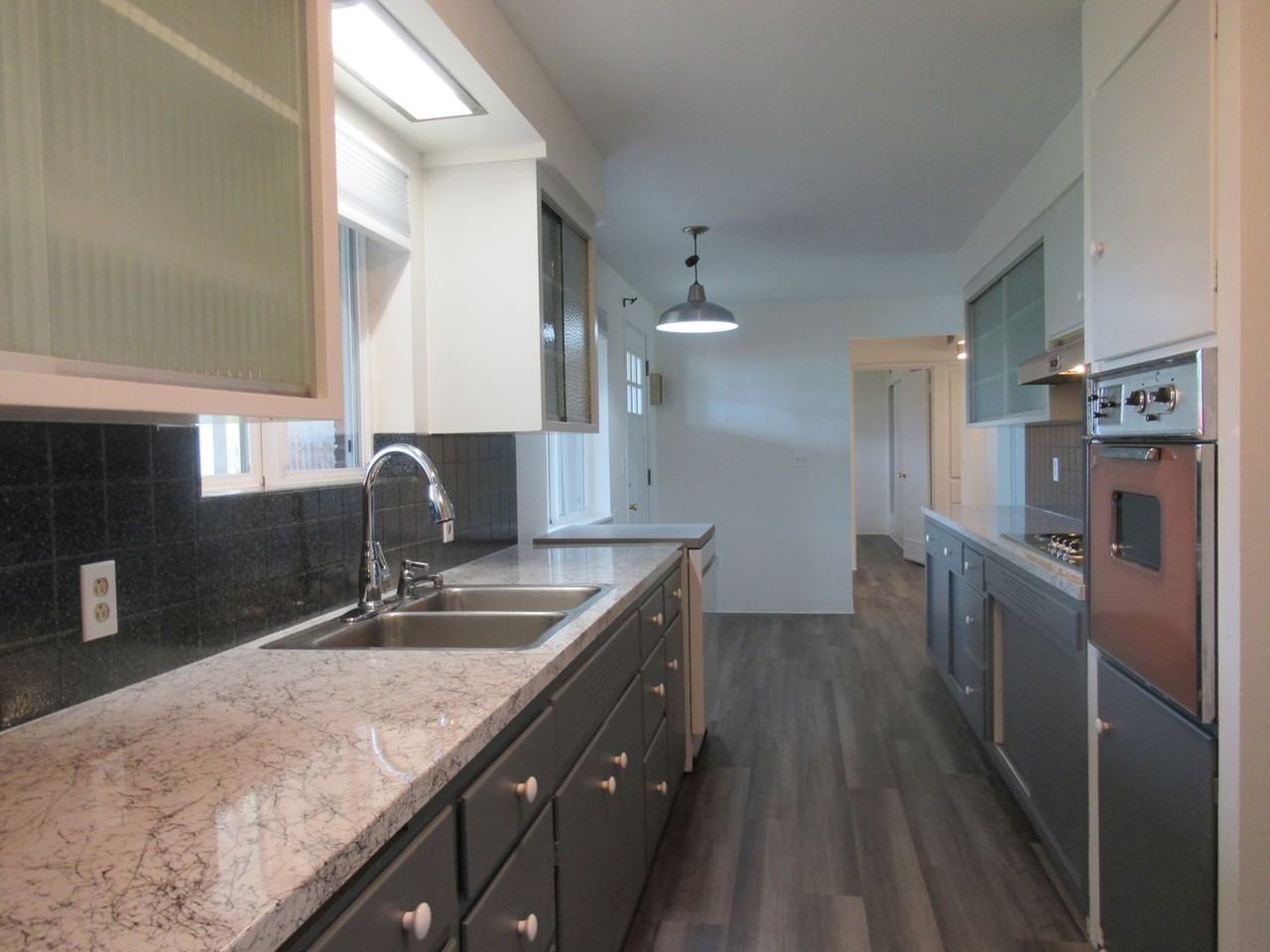 706 E Seattle St - Photo 3 of 29