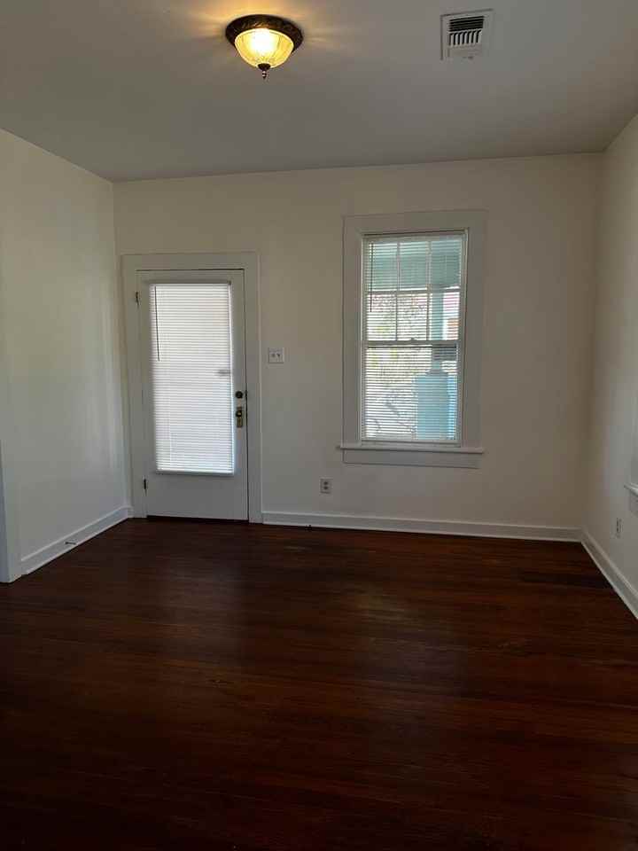 112 S Florida Blanca St - Photo 3 of 12