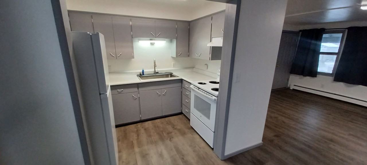 Gradelle Ave (703) - Photo 2 of 13