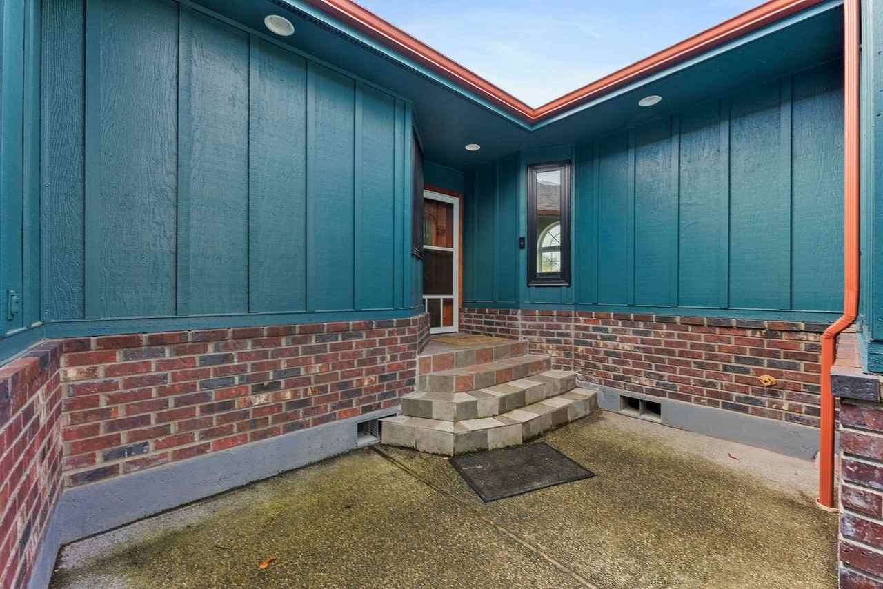 17141 Longmire Rd Se - Photo 7 of 50