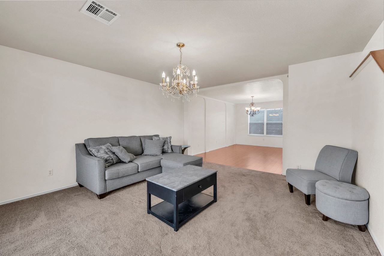 5808 Montrose Dr - Photo 2 of 17