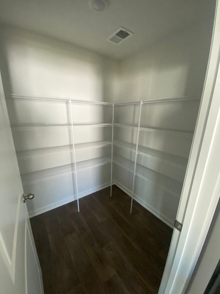 403 Seabreeze Drive - Photo 7 of 26