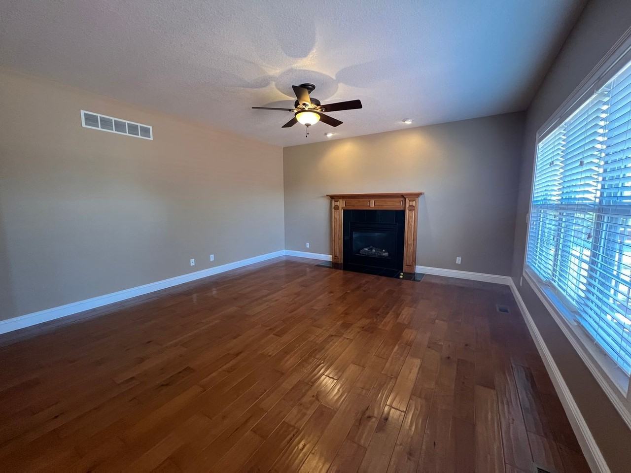 2315 Knollbrook Way - Photo 5 of 29