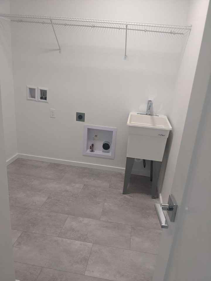 4004 213th St Se - Photo 2 of 24