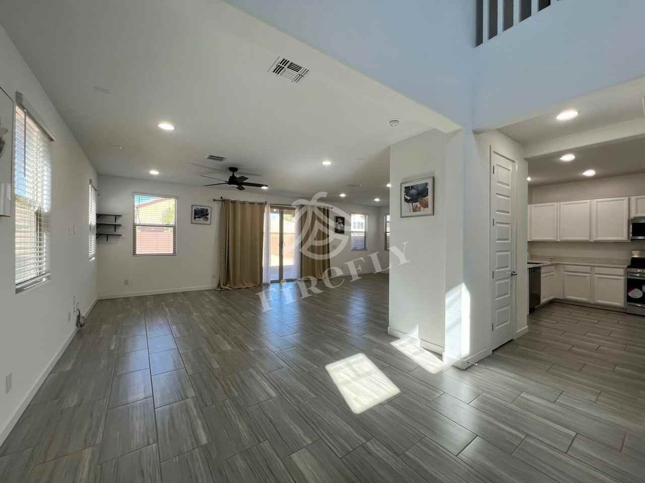 9552 West Sells Drive - Photo 4 of 24