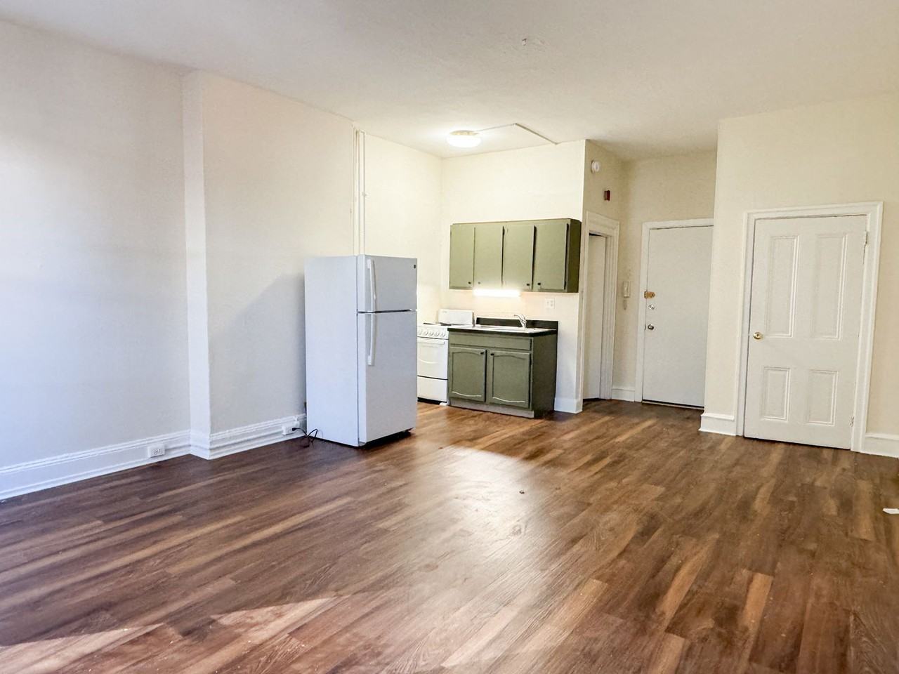 1535 Pine St #3R - Photo 3 of 8