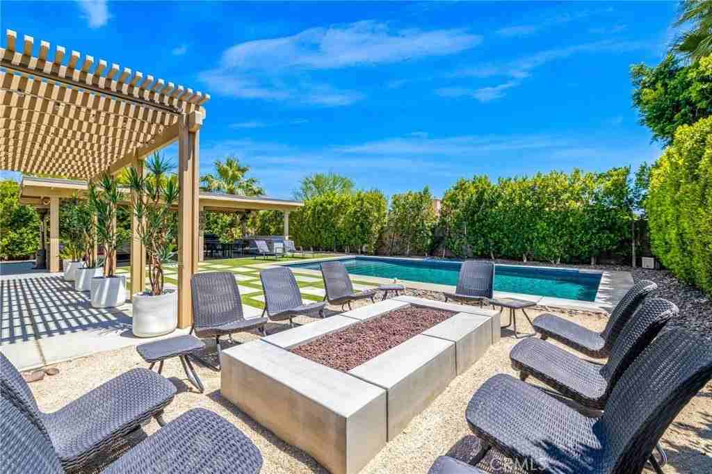 74079 Kingston Ct W - Photo 5 of 46