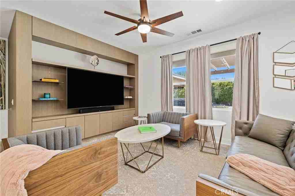 74079 Kingston Ct W - Photo 7 of 46