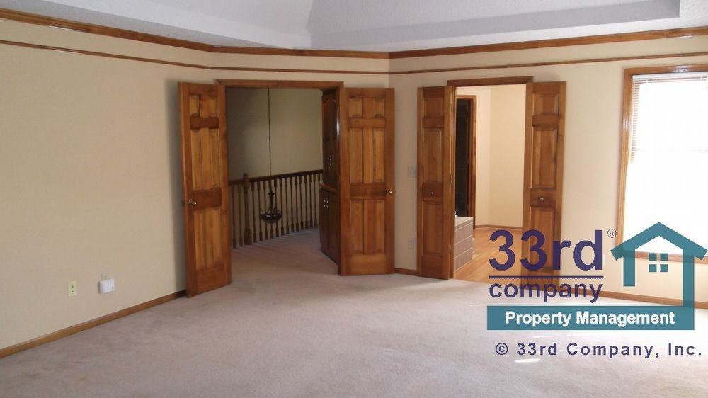 11942 Mastin St - Photo 3 of 13