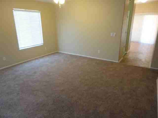 1862 W Calle Guadalajara - Photo 3 of 10