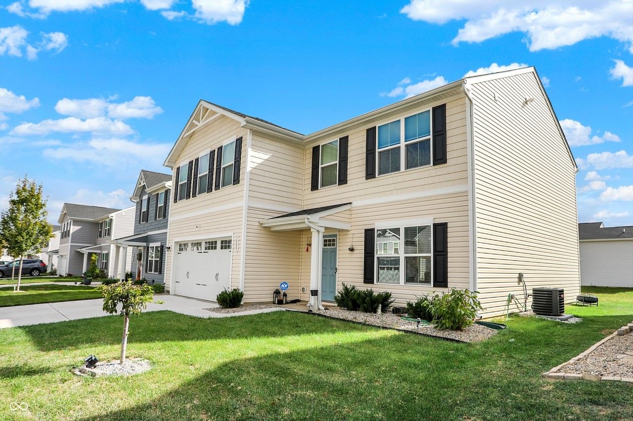 3083 E Thorpe St - Photo 2 of 32
