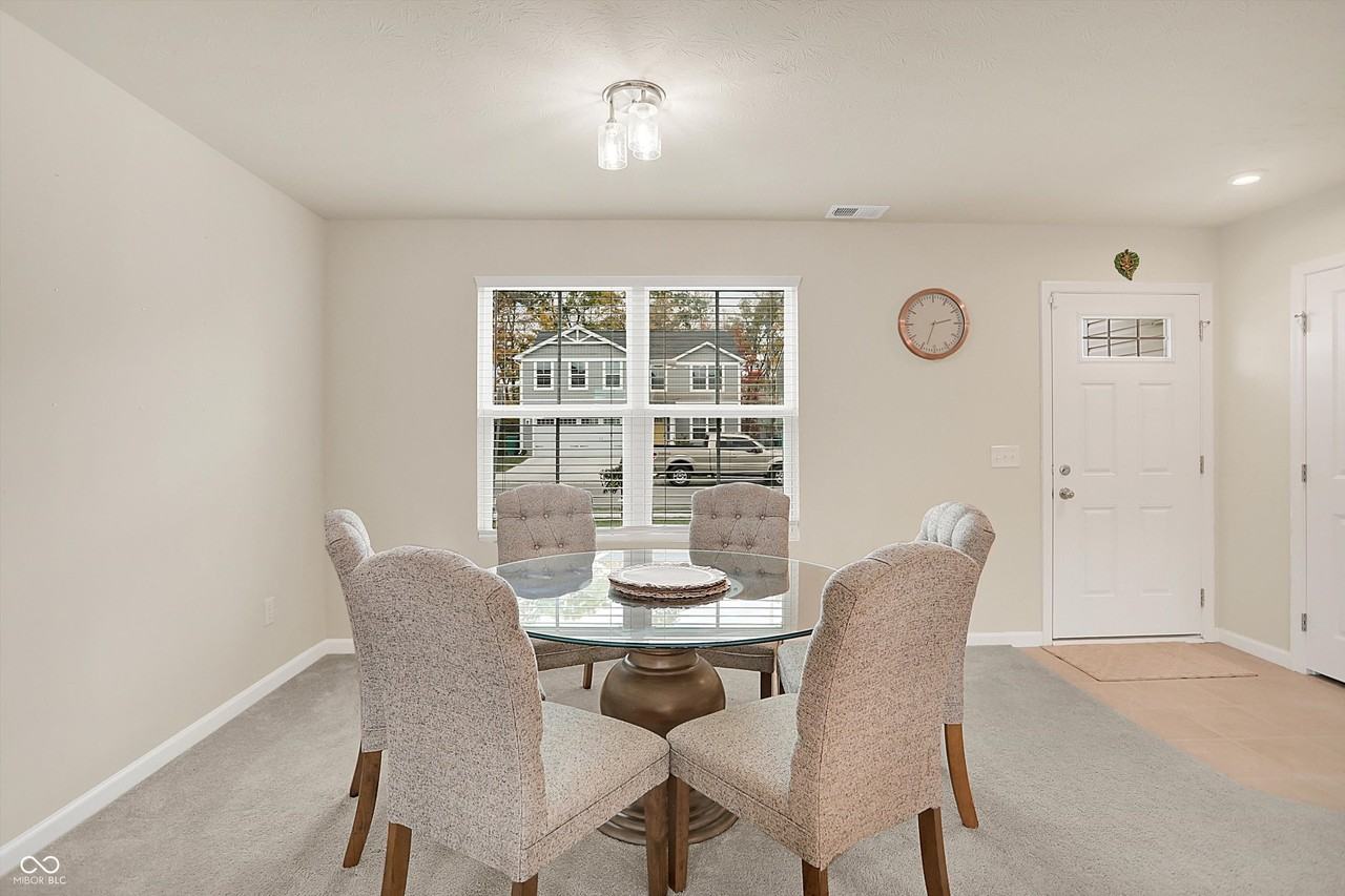 3083 E Thorpe St - Photo 3 of 32