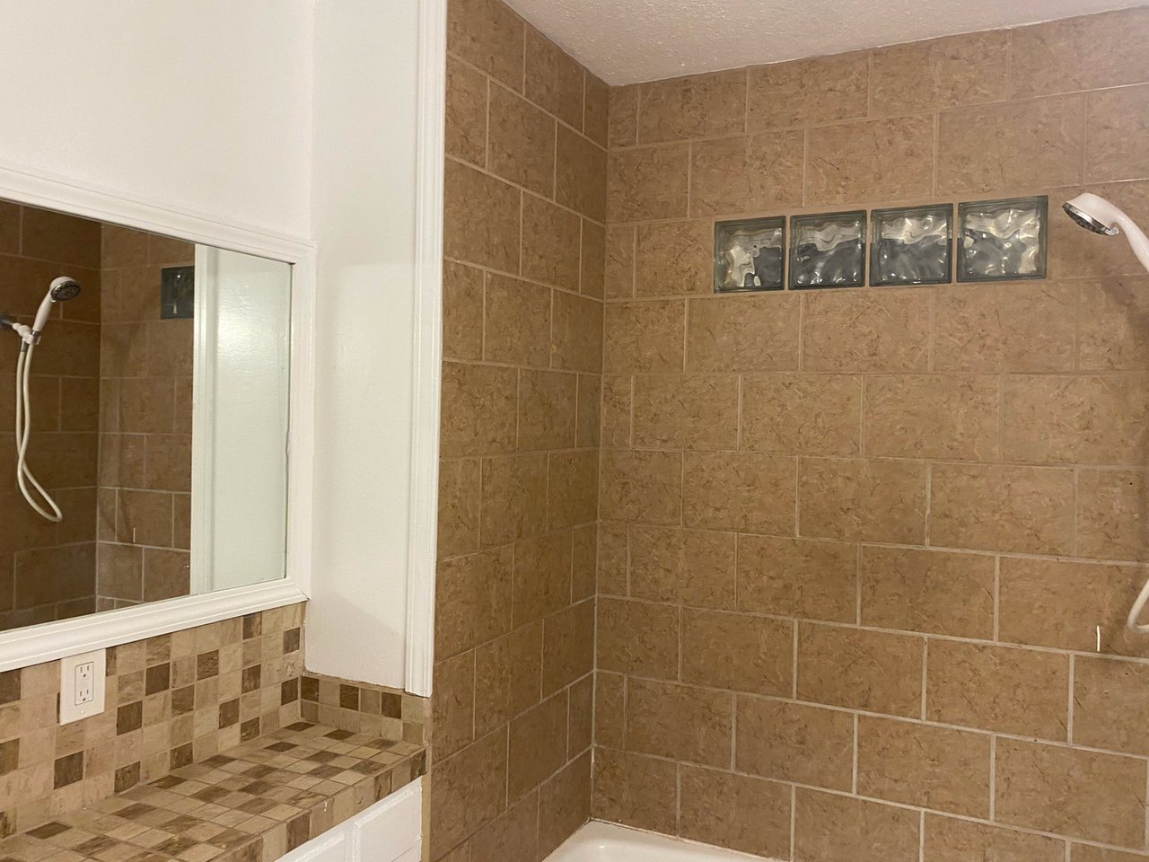 6118 Avenue P - Photo 2 of 11