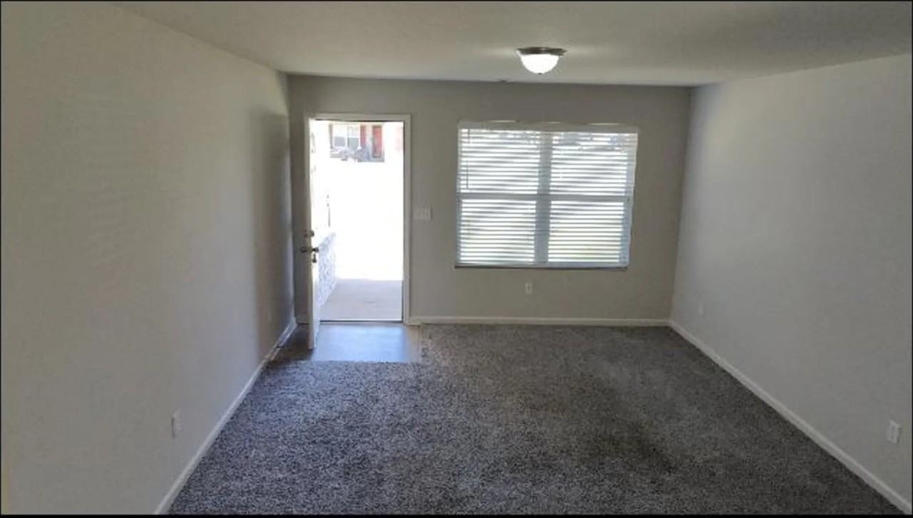 36 Avant Garde Dr - Photo 2 of 10