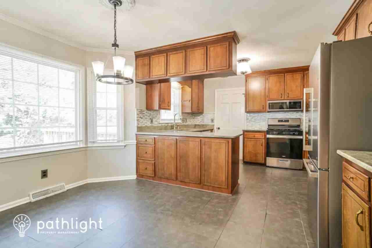 2600 E Woodlyn Way - Photo 3 of 17