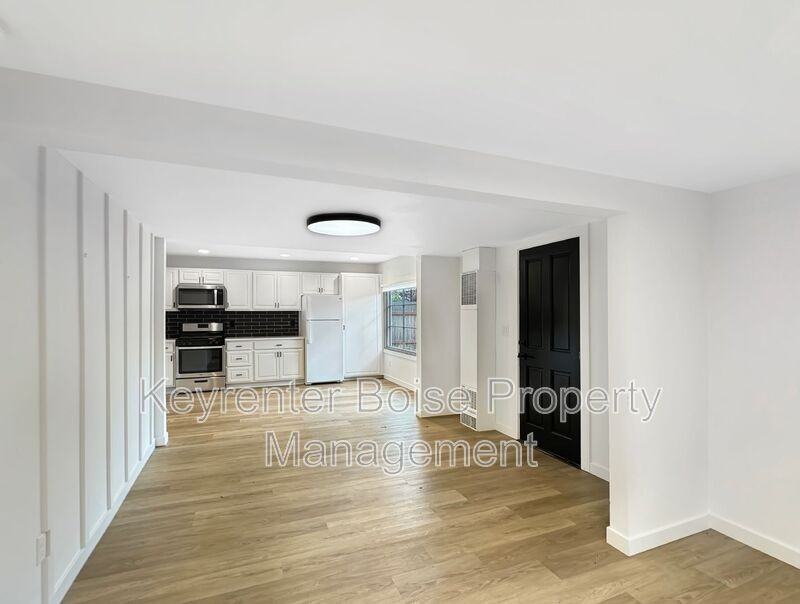 1516 1/2 N 7th St - Photo 4 of 12