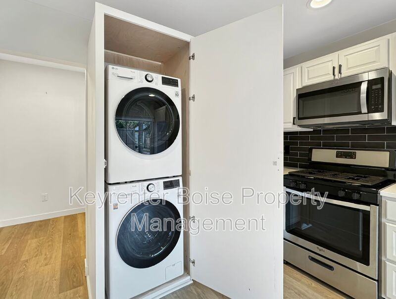 1516 1/2 N 7th St - Photo 7 of 12