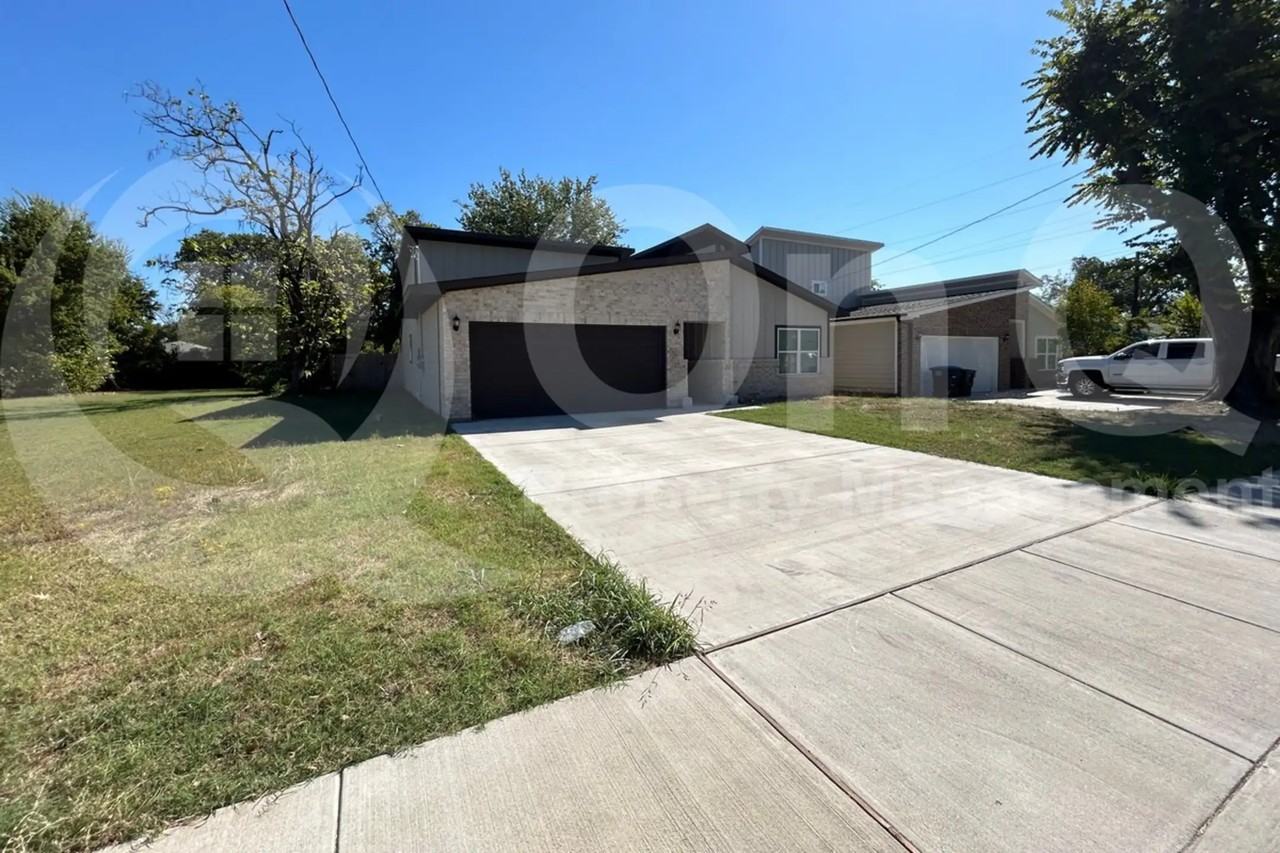 2401 Dillard St - Photo 3 of 21