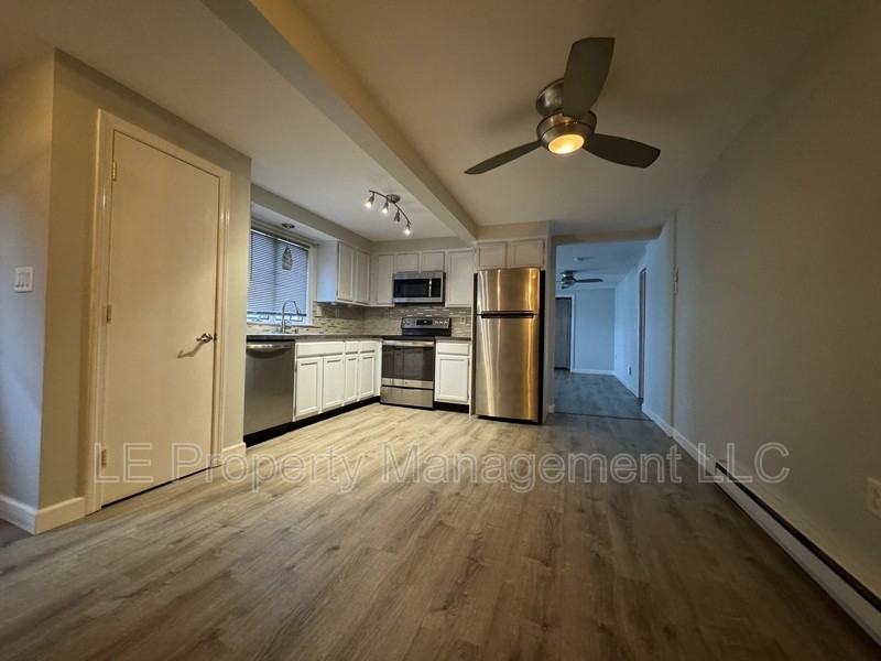 309 East St #1 - Photo 3 of 9