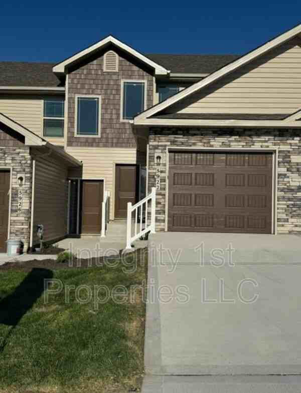 5926 Nw 88th St - Photo 6 of 20