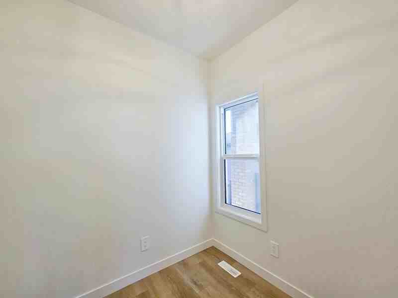 61 Nettle Cres - Photo 2 of 29