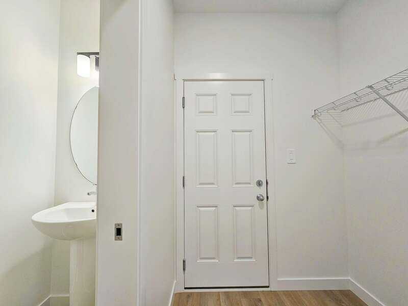 61 Nettle Cres - Photo 3 of 29