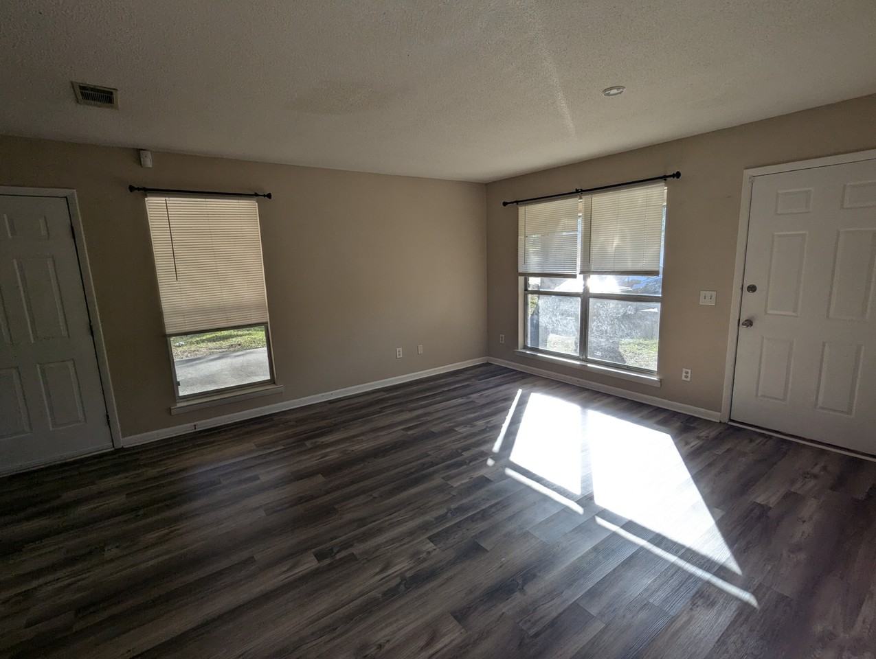 458 Elm St - Photo 3 of 8