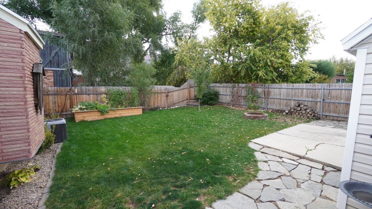 1117 30th St - Photo 3 of 26