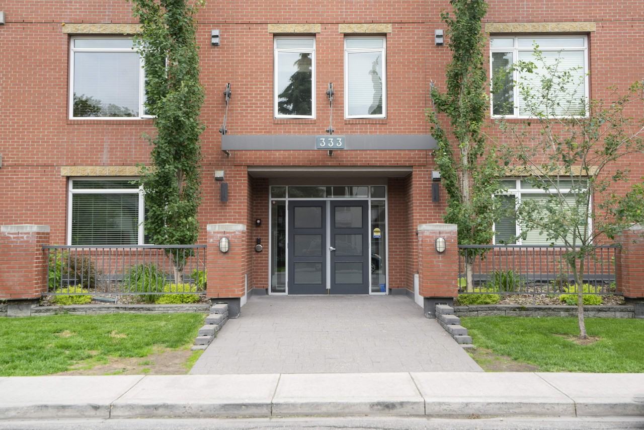 298 22 Ave Sw - Photo 6 of 37