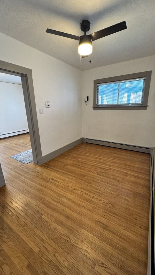 1007 Alger Ave - Photo 3 of 8