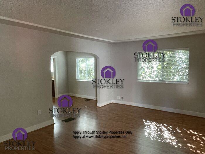 1332 Brown St - Photo 2 of 12