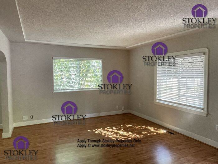 1332 Brown St - Photo 3 of 12