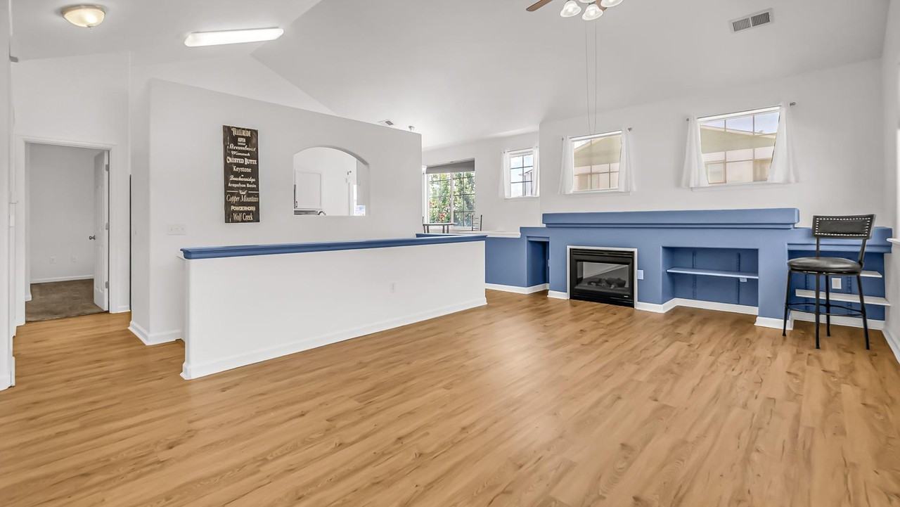 2456 Thunder Mountain Dr - Photo 2 of 2