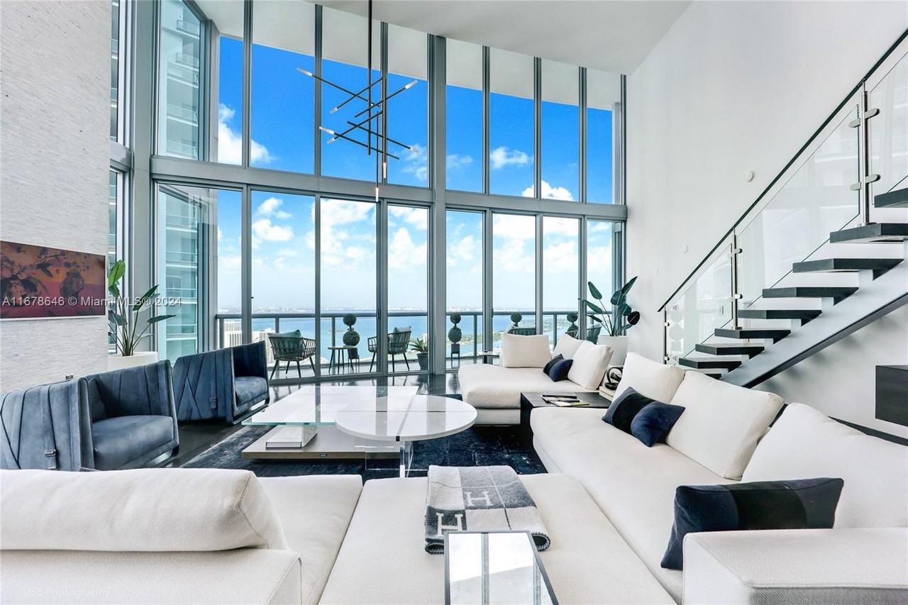 NE 8th St & Biscayne Blvd, Miami, FL 33130 2 Bedroom Condo for 11,500