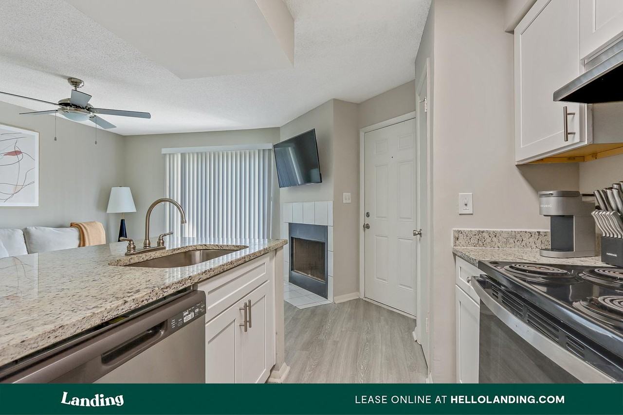 934 Garden Walk Blvd - Photo 5 of 50