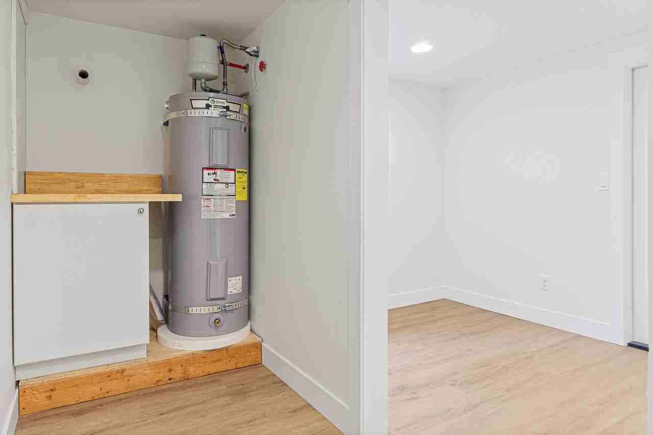 530 12th Ave E - Photo 2 of 18