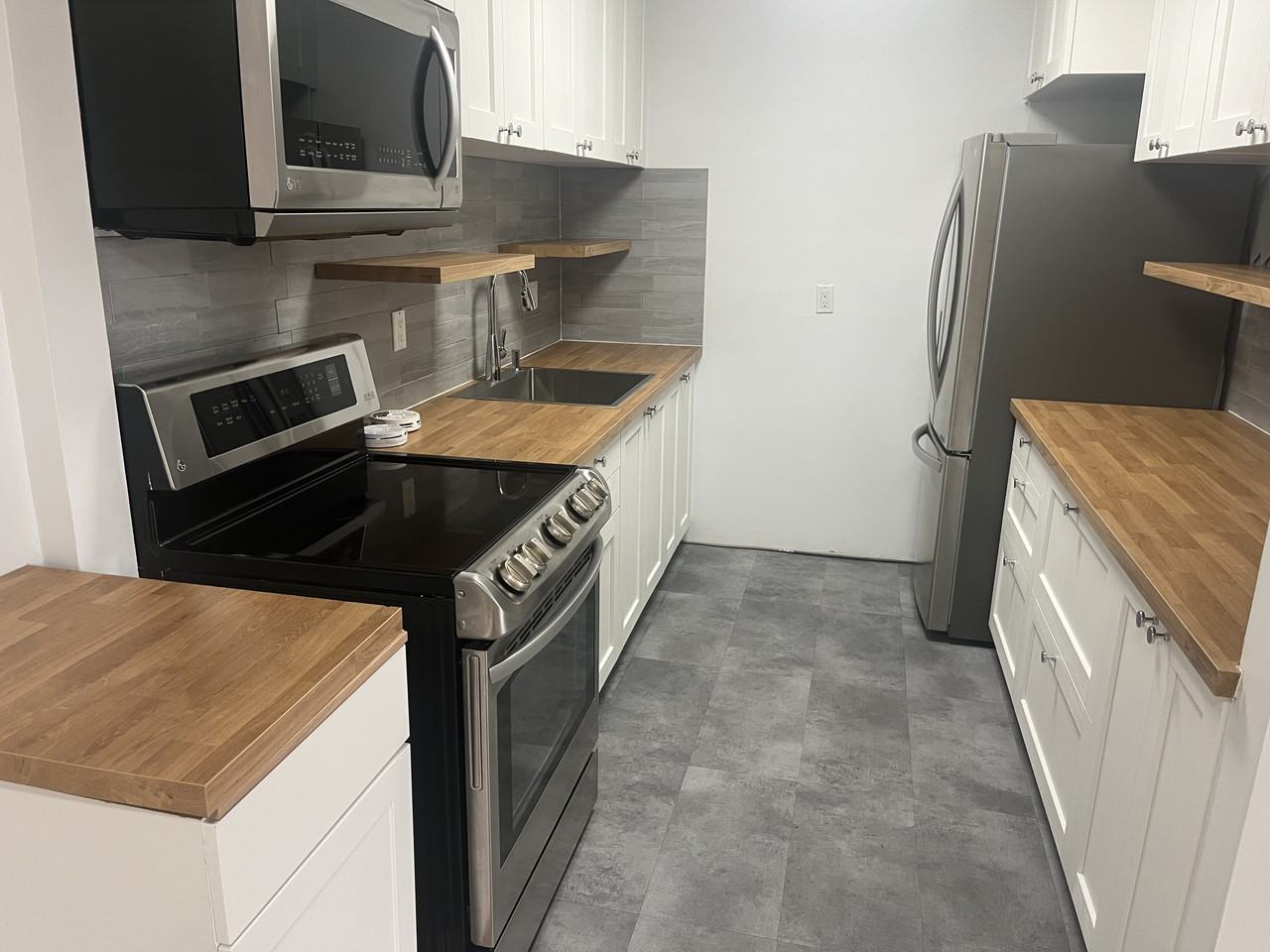 316 Woodbridge Way #303 - Photo 3 of 12