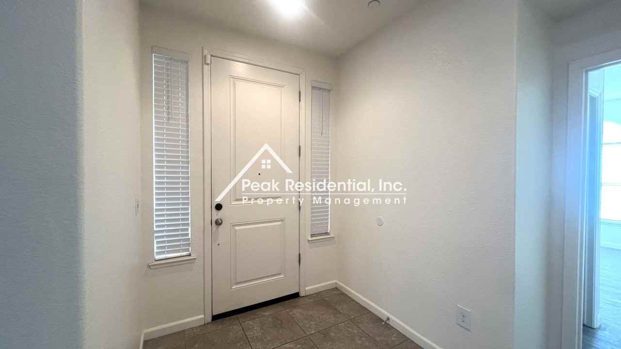 8433 Calhay Way - Photo 4 of 34