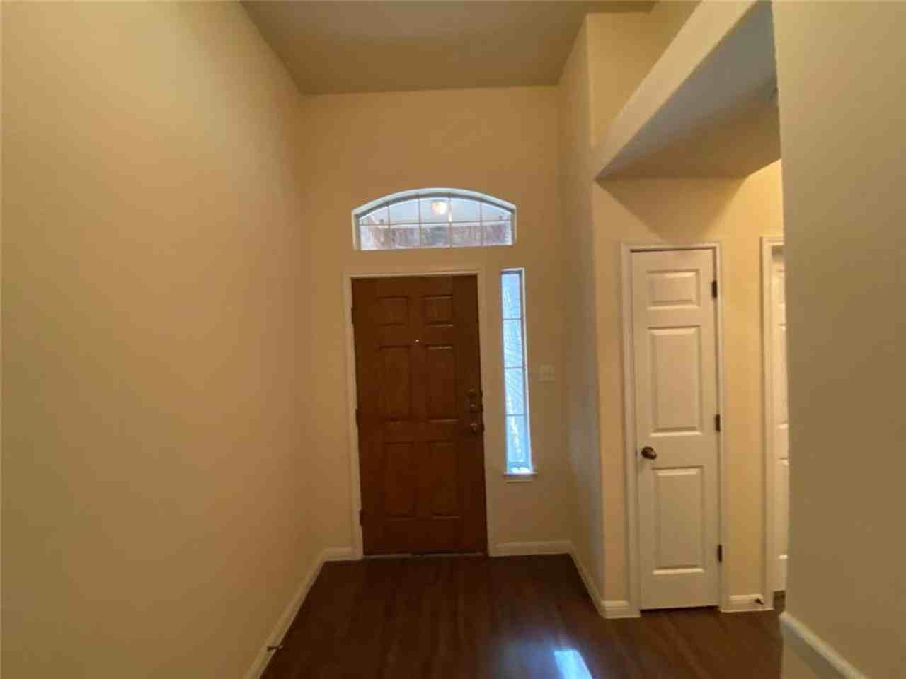 1002 Mesquite Hollow Pl - Photo 2 of 35
