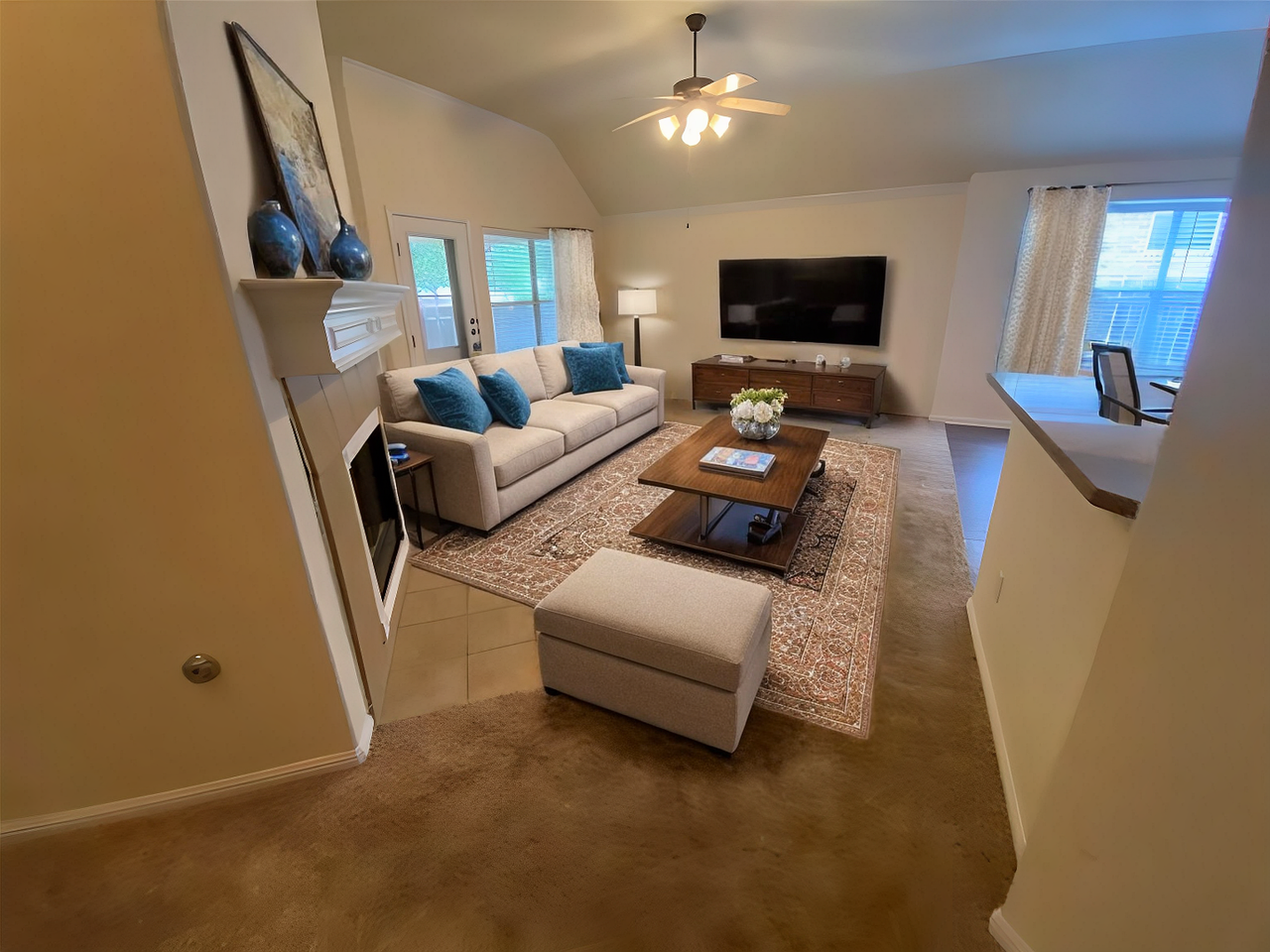 1002 Mesquite Hollow Pl - Photo 4 of 36