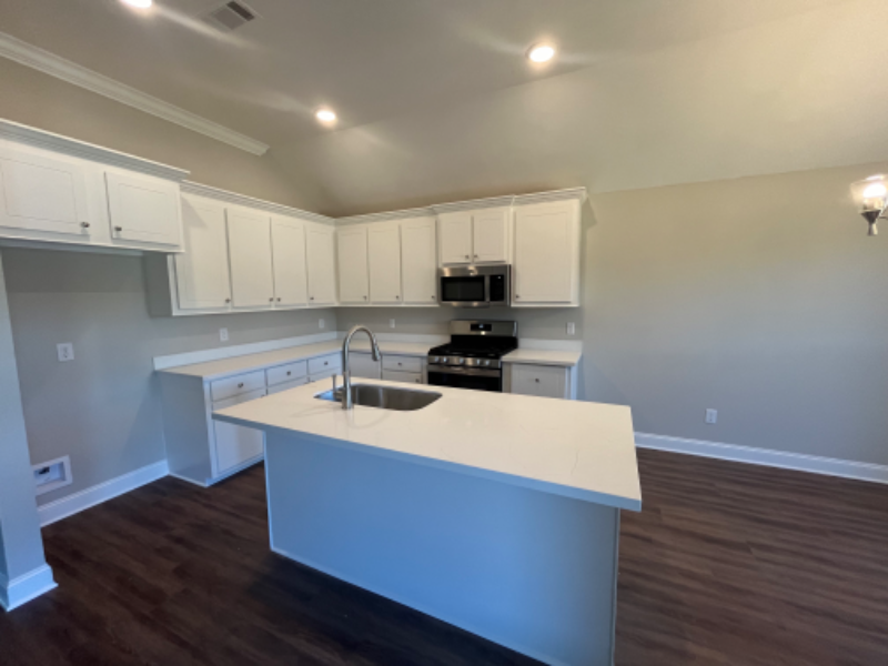 492 Silver Hl - Photo 6 of 20