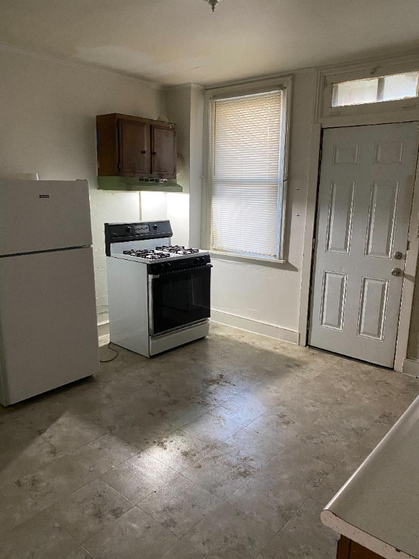 102 Mound St - Photo 3 of 4