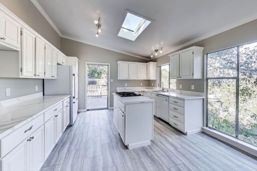 2652 Ponce Ave - Photo 3 of 40