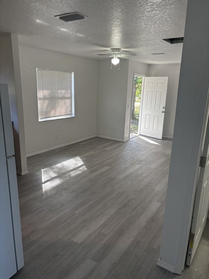3401 Ne Masters Ave #3401 - Photo 4 of 10