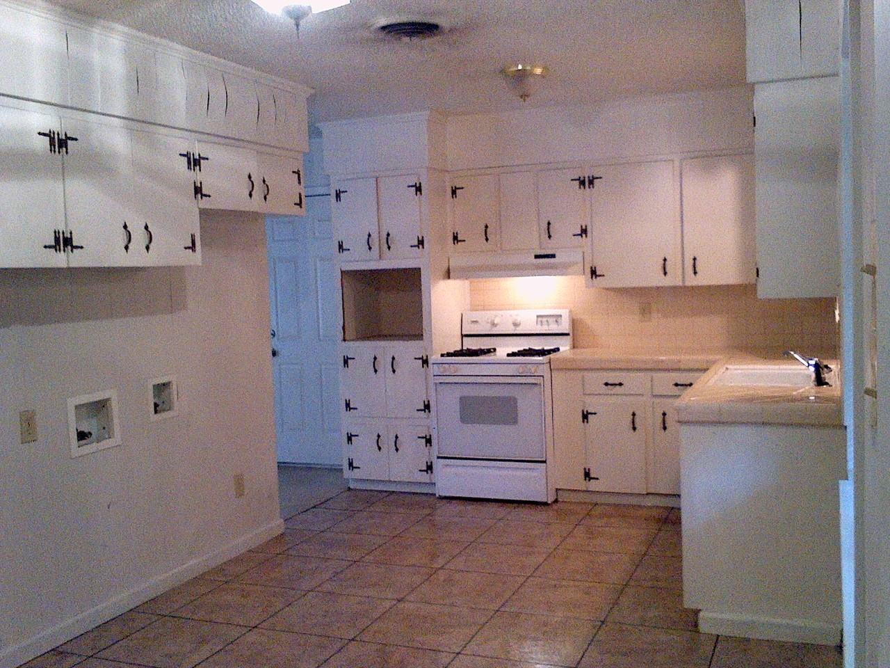 3914 Lillian St #NA - Photo 4 of 22